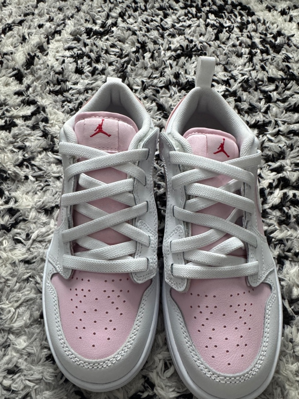 Jordan Kids Low-Top Sneakers in Pink and White with Red Jumpman